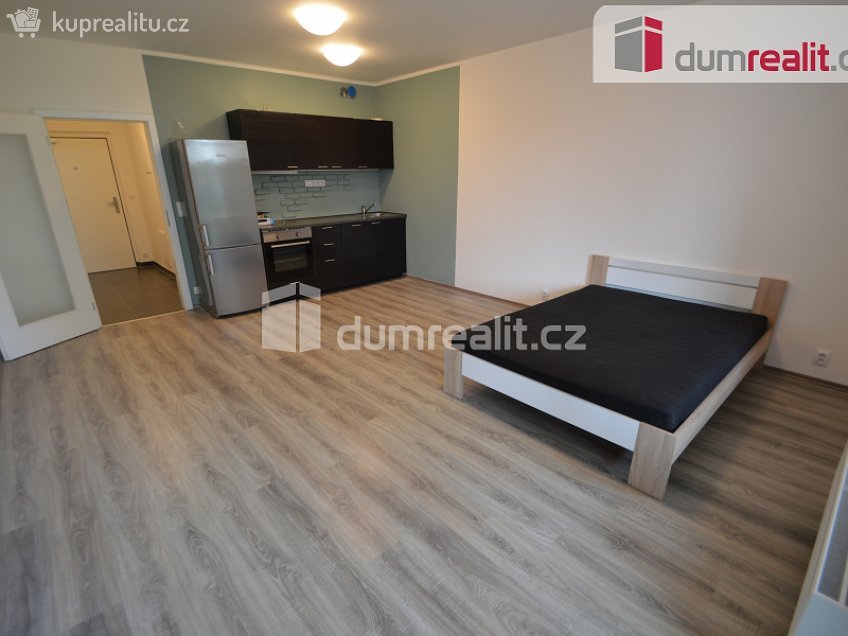 Pronájem bytu 1+kk 35 m^2 Modrého, Praha 9 