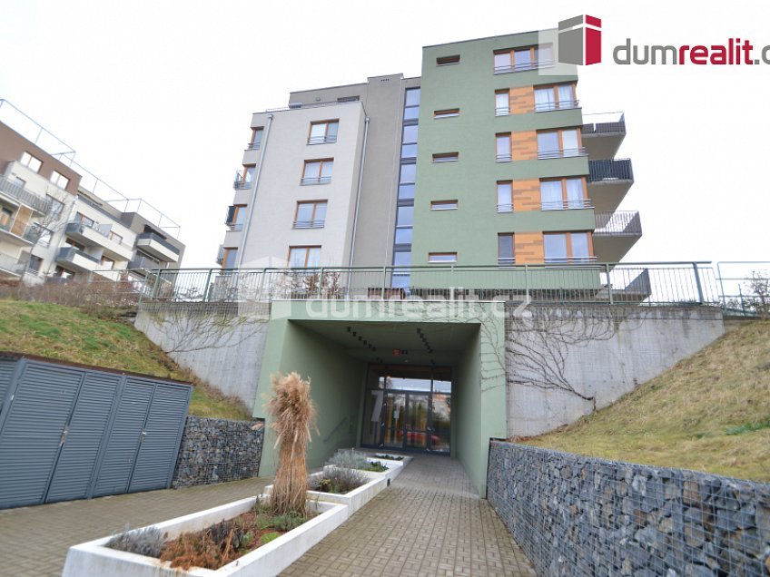 Pronájem bytu 1+kk 35 m^2 Modrého, Praha 9 