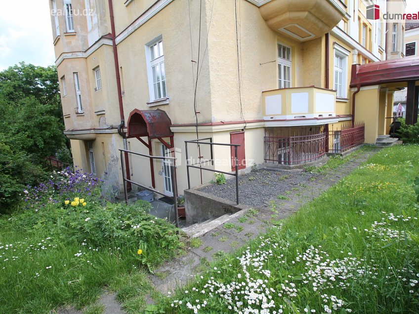 Pronájem bytu 2+1 67 m^2 Hlavní třída, Mariánské Lázně 