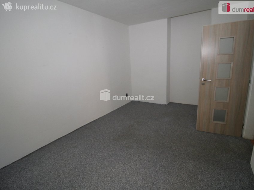 Pronájem bytu 2+1 67 m^2 Hlavní třída, Mariánské Lázně 