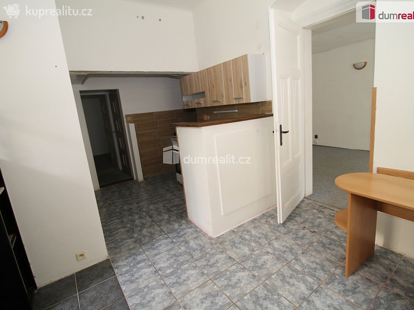 Pronájem bytu 2+1 67 m^2 Hlavní třída, Mariánské Lázně 