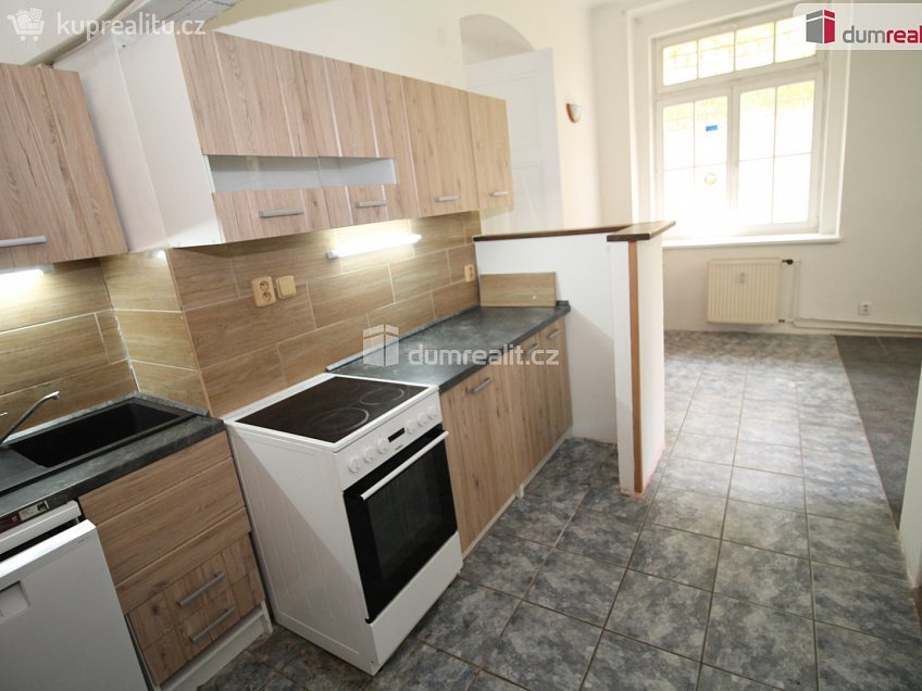 Pronájem bytu 2+1 67 m^2 Hlavní třída, Mariánské Lázně 