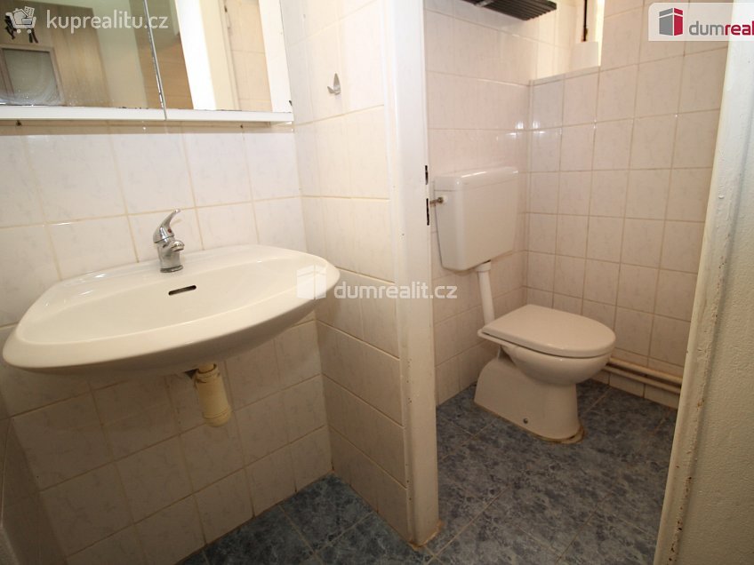 Pronájem  kanceláře 67 m^2 Hlavní třída, Mariánské Lázně 