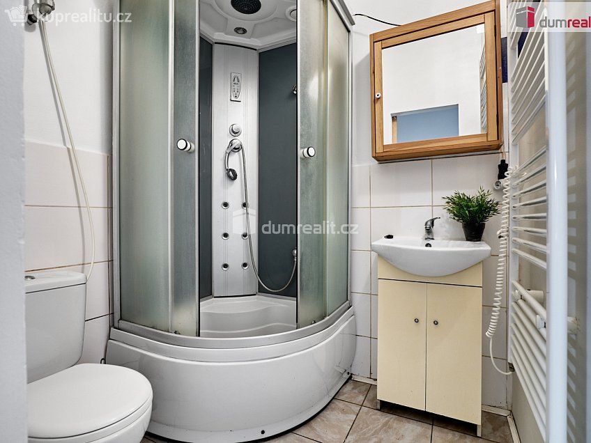 Pronájem bytu 1+kk 21 m^2 Emy Destinové, Ústí nad Labem 