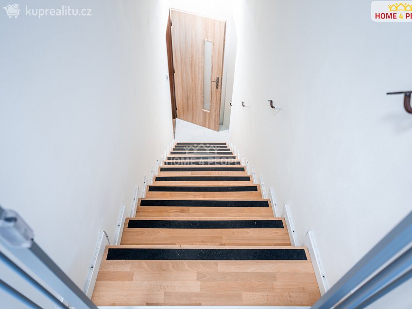 Prodej  rodinného domu 80 m^2 Na lánech, Praha 4 