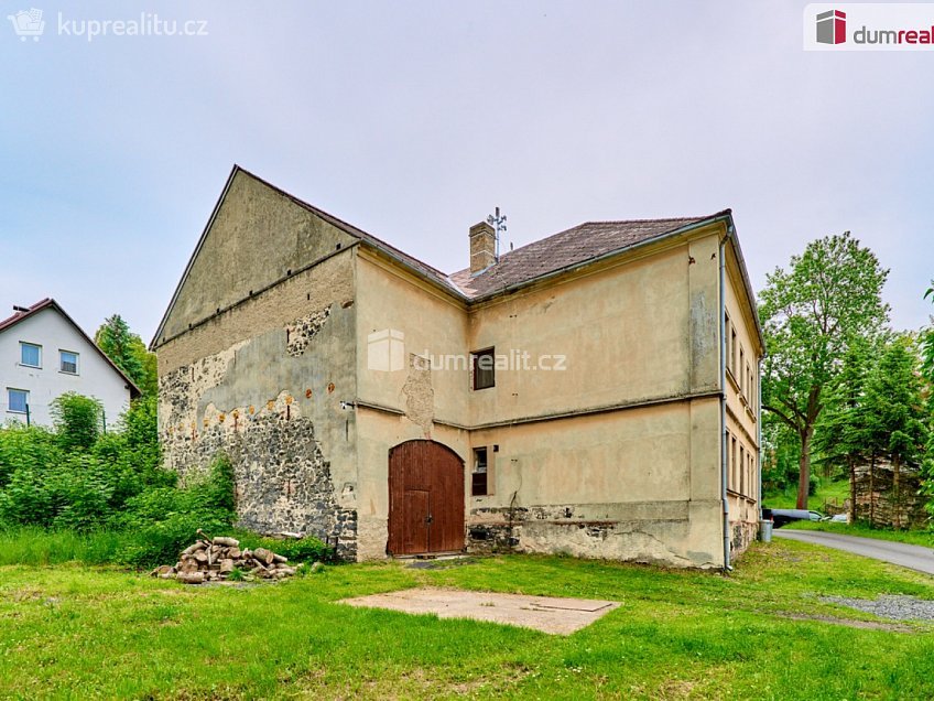 Prodej  rodinného domu 531 m^2 Lovečkovice, Lovečkovice 