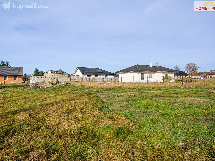 Prodej  stavebního pozemku 910 m^2 Kolová, Kolová 
