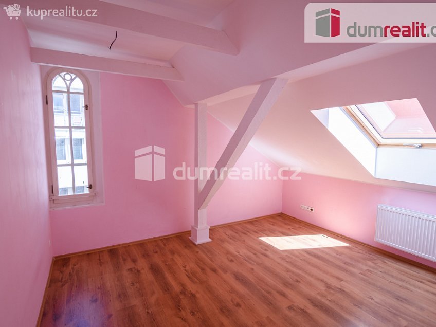 Pronájem bytu 1+1 53 m^2 Husova, Kolín 