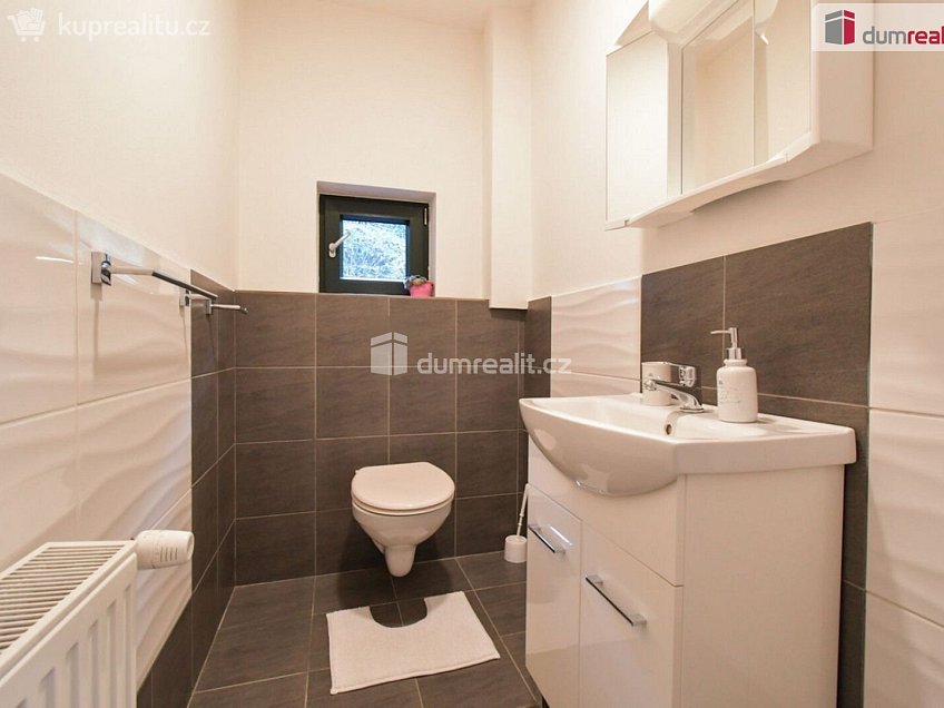 Pronájem  rodinného domu 120 m^2 Pod Vrkočem, Ústí nad Labem 