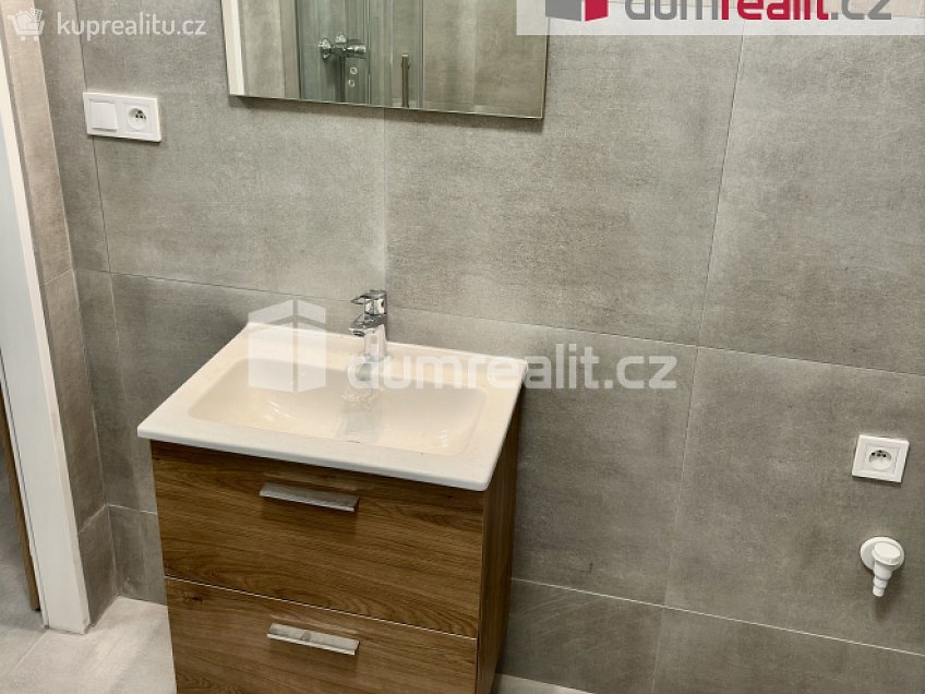 Pronájem bytu 2+1 65 m^2 Palachova, Ústí nad Labem 