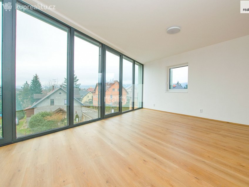 Pronájem bytu 2+kk 55 m^2 Londýnská, Liberec 