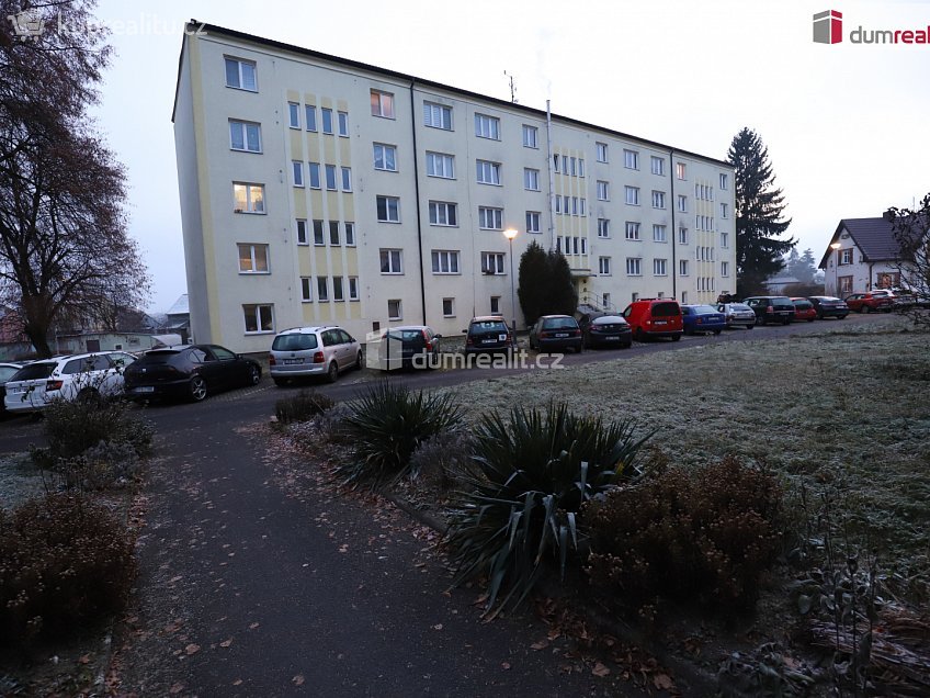 Prodej bytu 2+1 57 m^2 Sídliště, Hroznětín 