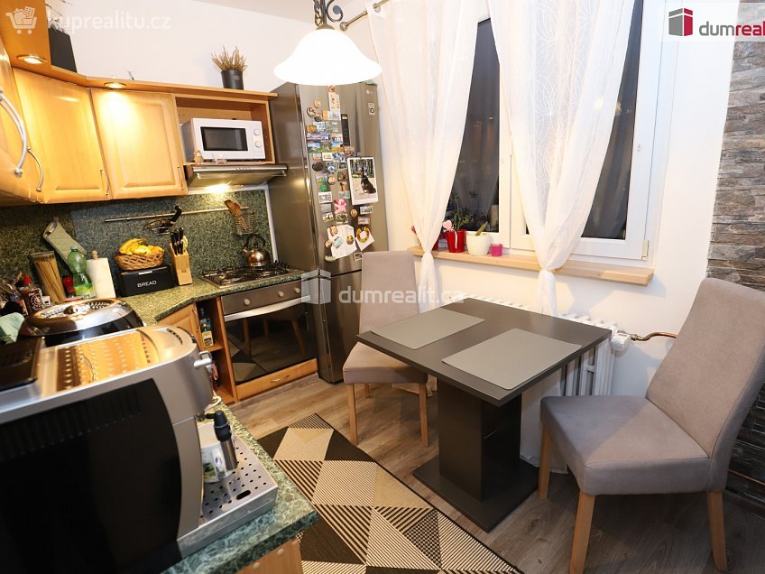 Prodej bytu 2+1 57 m^2 Sídliště, Hroznětín 