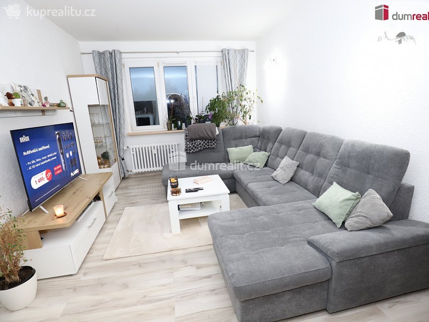 Prodej bytu 2+1 57 m^2 Sídliště, Hroznětín 