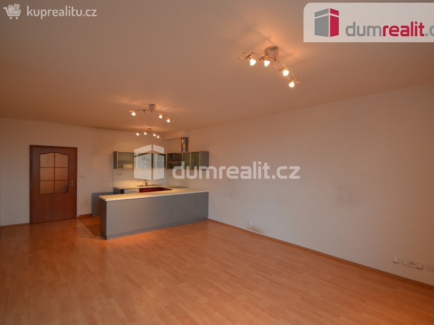 Pronájem bytu 2+kk 68 m^2 Otradovická, Praha 12 