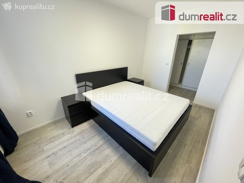 Pronájem bytu 2+kk 57 m^2 Velké Kunratické, Praha-Kunratice 