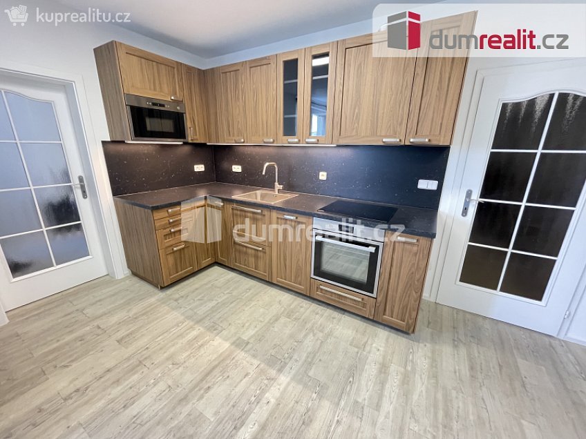 Pronájem bytu 2+kk 57 m^2 Velké Kunratické, Praha-Kunratice 