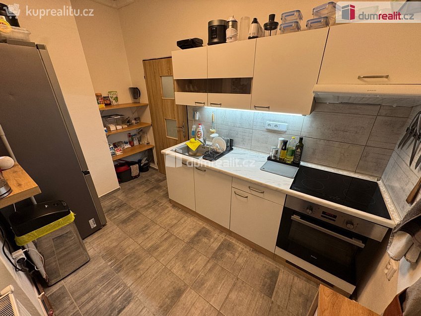 Pronájem bytu 2+1 62 m^2 Kamenická, Děčín 