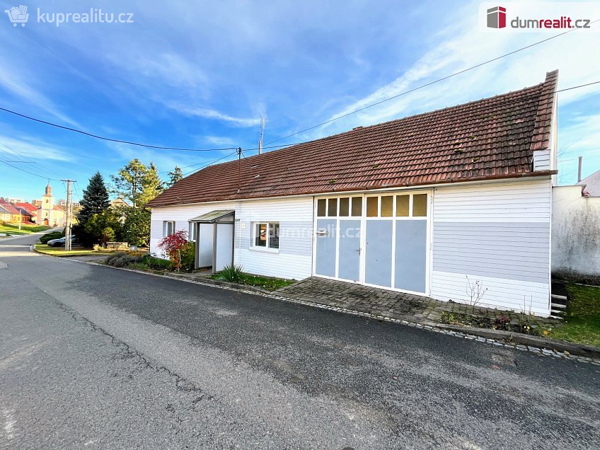 Prodej  rodinného domu 180 m^2 Vážany, Vážany 