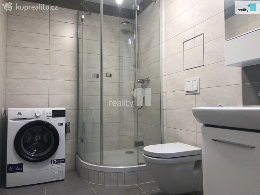 Pronájem bytu 1+kk 50 m^2 Kollárova, Plzeň 