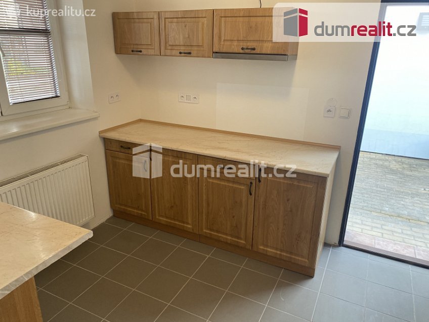 Pronájem bytu 1+1 28 m^2 Školní, Břeclav 