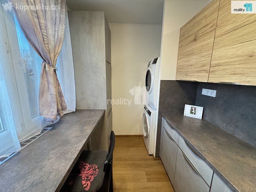 Prodej bytu 3+1 78 m^2 17. listopadu, Dobřany 