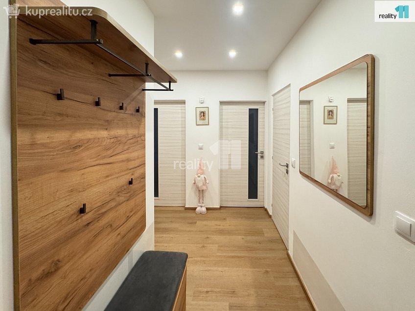 Prodej bytu 3+1 78 m^2 17. listopadu, Dobřany 