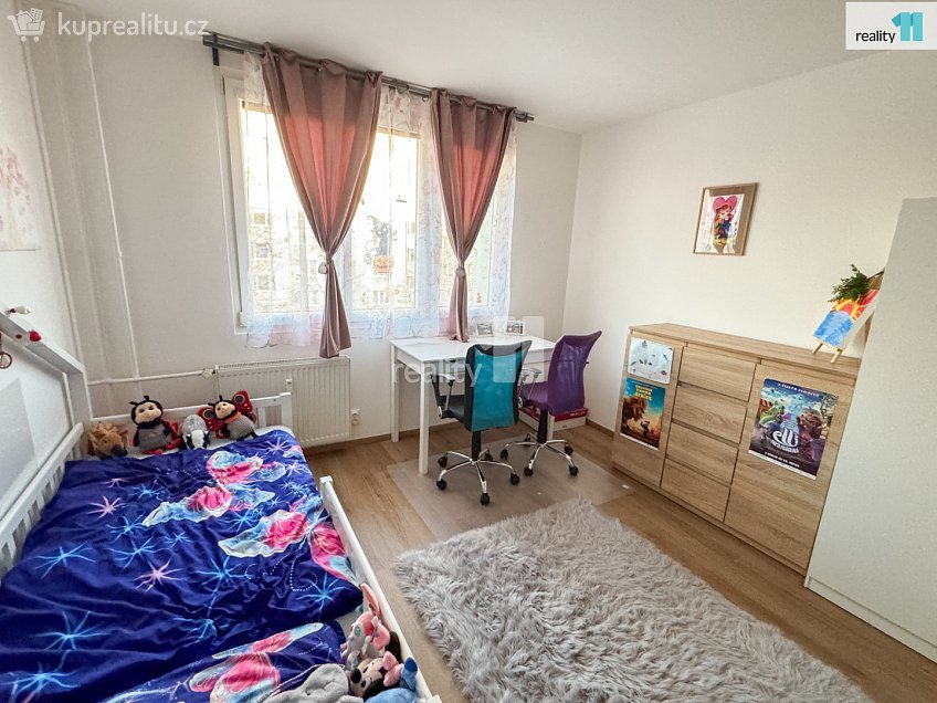 Prodej bytu 3+1 78 m^2 17. listopadu, Dobřany 