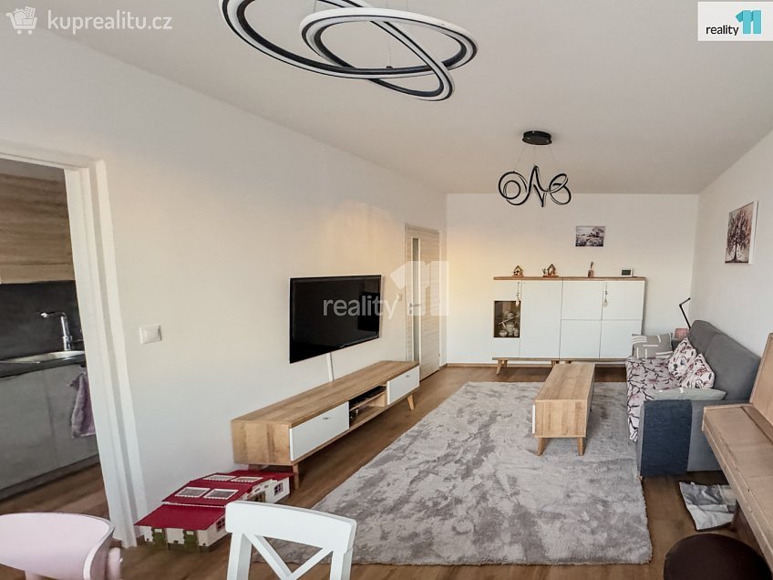 Prodej bytu 3+1 78 m^2 17. listopadu, Dobřany 