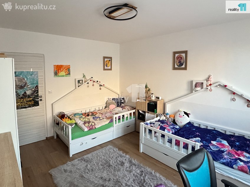 Prodej bytu 3+1 78 m^2 17. listopadu, Dobřany 