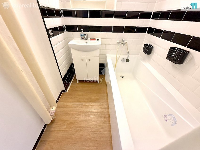 Pronájem bytu 3+1 79 m^2 Majakovského, Karlovy Vary 