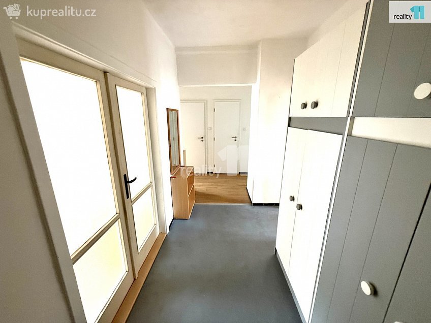 Pronájem bytu 3+1 79 m^2 Majakovského, Karlovy Vary 