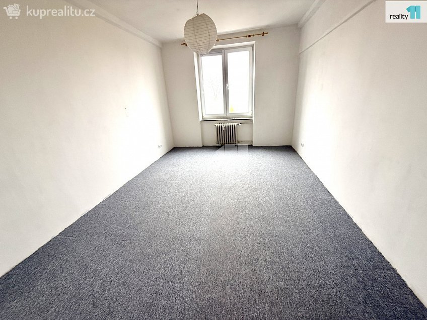 Pronájem bytu 3+1 79 m^2 Majakovského, Karlovy Vary 