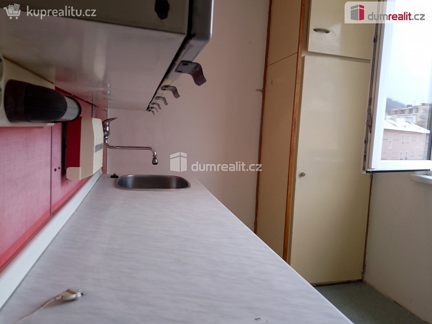 Pronájem bytu 2+1 56 m^2 Přátelství, Karlovy Vary 