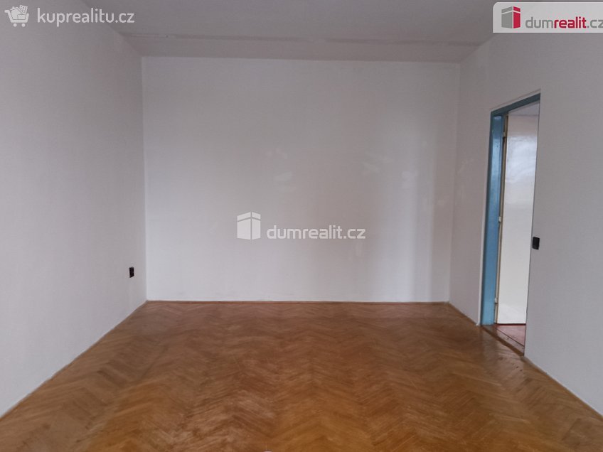 Pronájem bytu 2+1 56 m^2 Přátelství, Karlovy Vary 