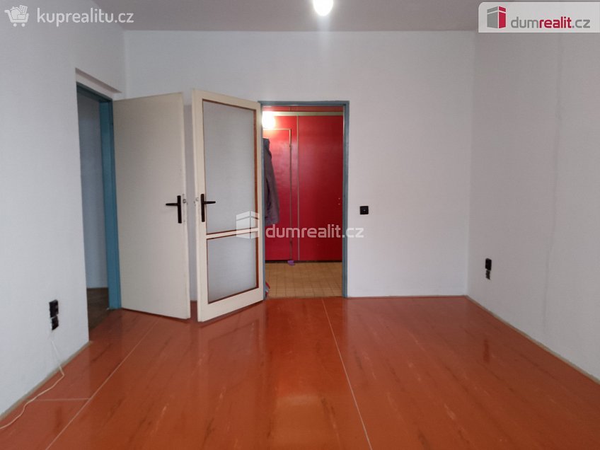 Pronájem bytu 2+1 56 m^2 Přátelství, Karlovy Vary 