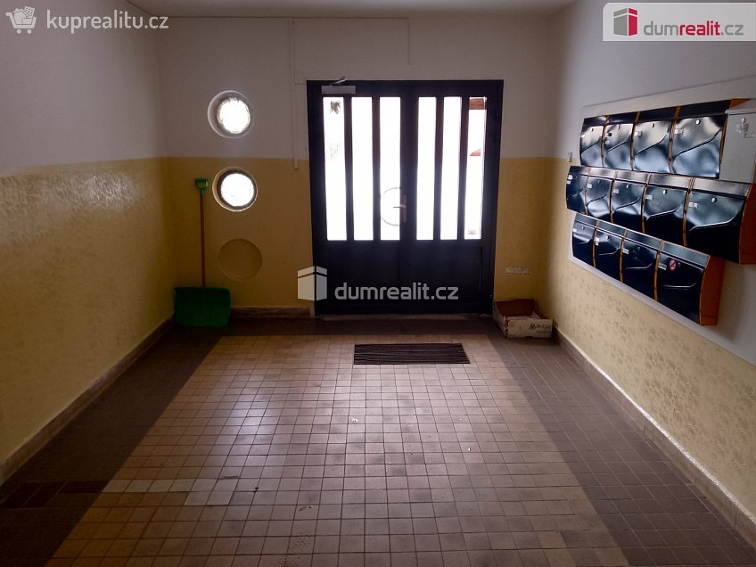 Pronájem bytu 2+1 56 m^2 Přátelství, Karlovy Vary 