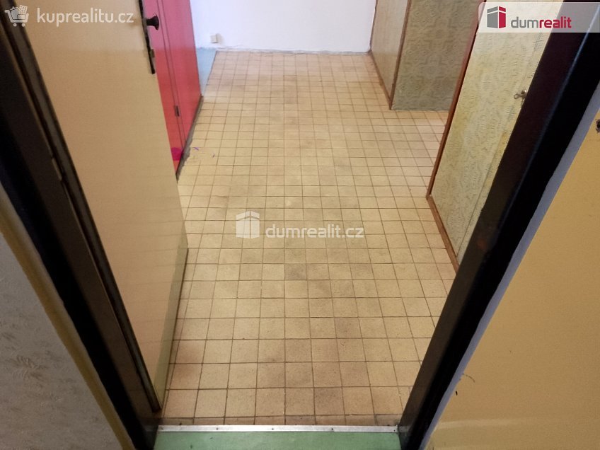 Pronájem bytu 2+1 56 m^2 Přátelství, Karlovy Vary 