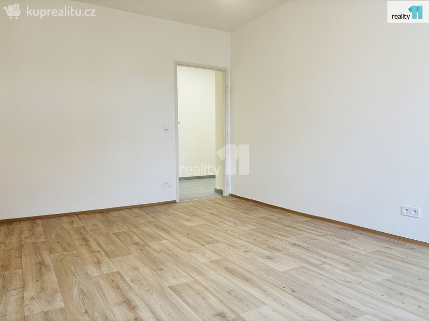 Pronájem bytu 3+kk 75 m^2 Biskupcova, Praha 3 