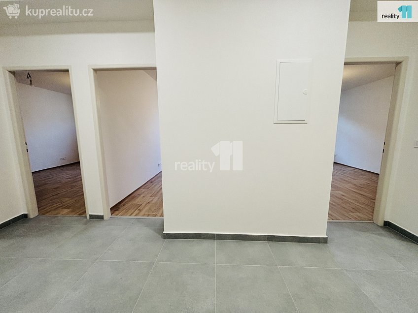 Pronájem bytu 3+kk 75 m^2 Biskupcova, Praha 3 