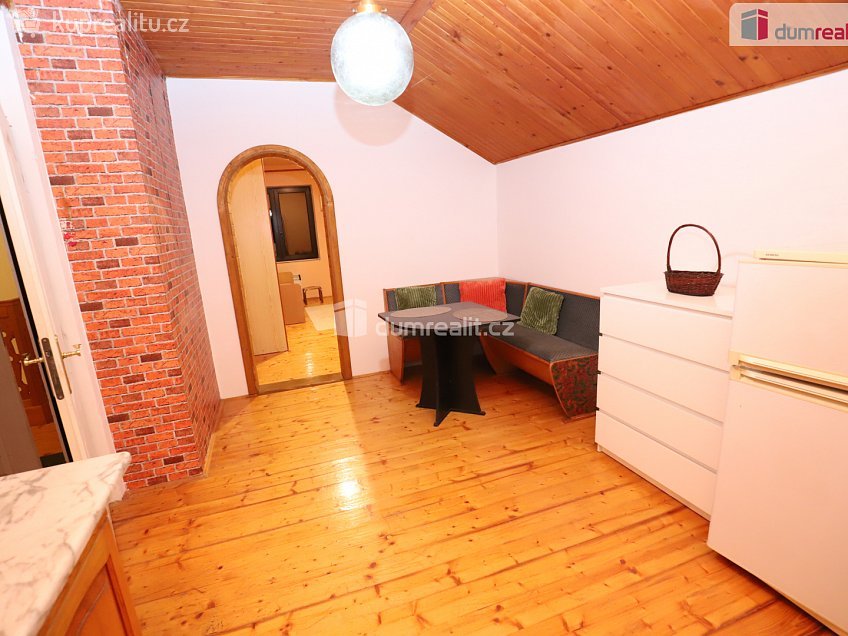 Pronájem bytu 1+1 45 m^2 K Letišti, Karlovy Vary 