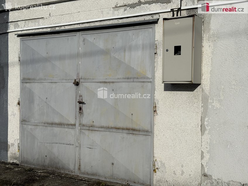Prodej  garáže 22 m^2 Školská čtvrť, Frenštát pod Radhoštěm 
