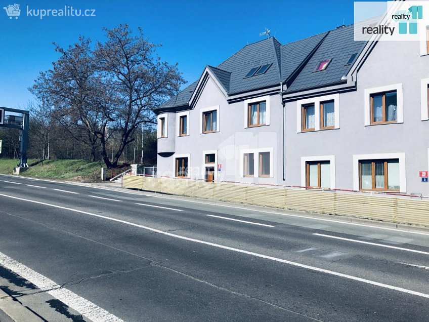 Pronájem bytu 1+kk 20 m^2 Českobrodská, Praha 9 