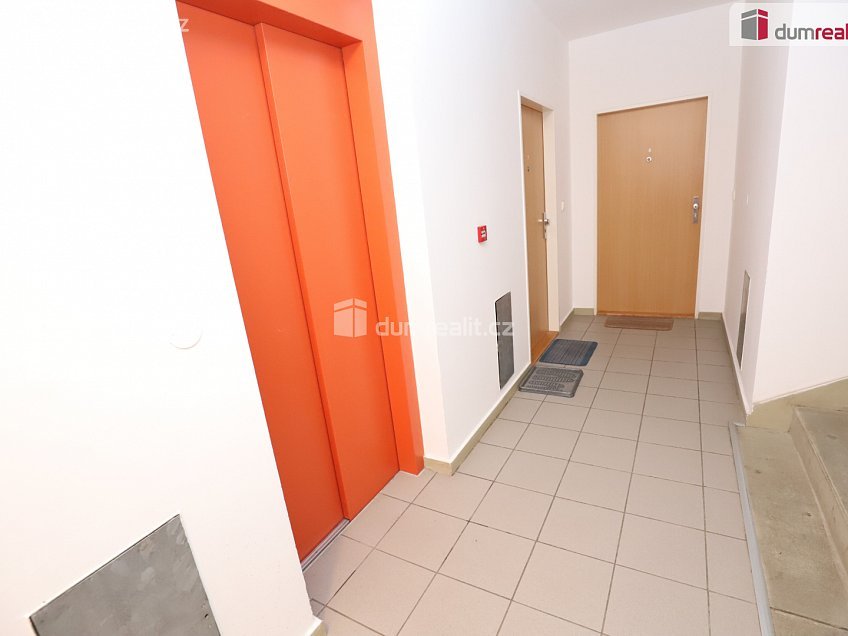 Pronájem bytu 2+kk 74 m^2 Nejdlova, Karlovy Vary 