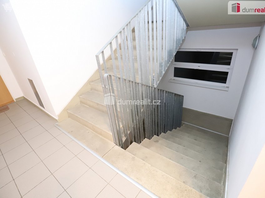 Pronájem bytu 2+kk 74 m^2 Nejdlova, Karlovy Vary 