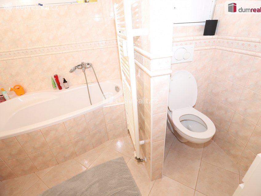 Pronájem bytu 2+kk 74 m^2 Nejdlova, Karlovy Vary 