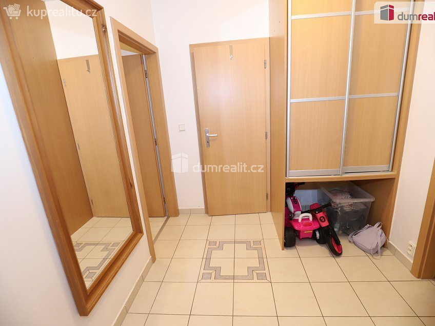 Pronájem bytu 2+kk 74 m^2 Nejdlova, Karlovy Vary 