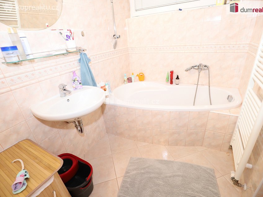 Pronájem bytu 2+kk 74 m^2 Nejdlova, Karlovy Vary 