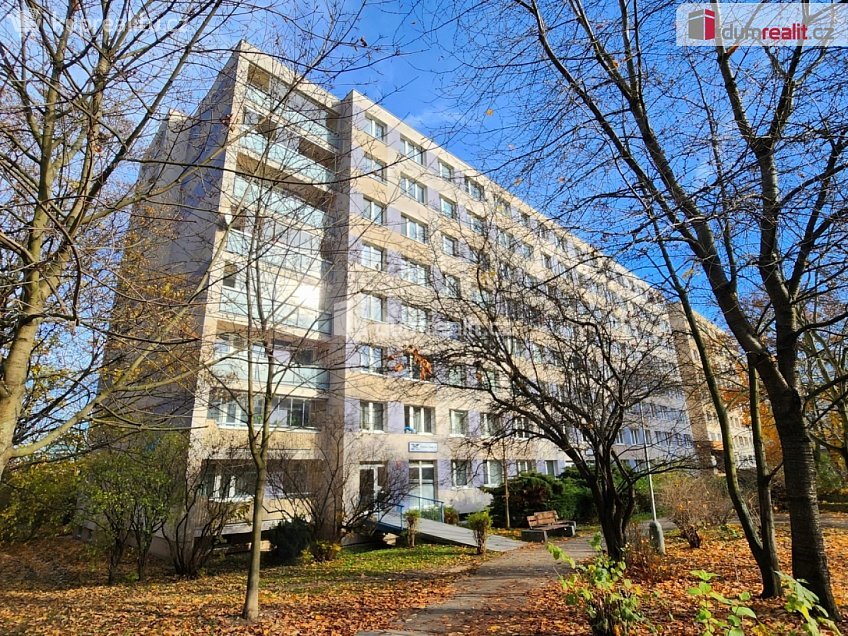 Pronájem bytu 2+kk 44 m^2 Hráského, Praha 11 