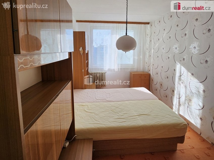 Pronájem bytu 2+kk 44 m^2 Hráského, Praha 11 